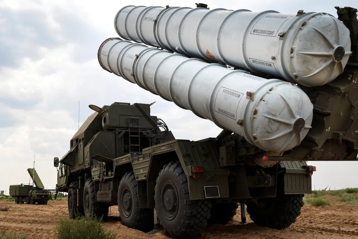 Минобороны: Российские системы ПВО создают над Запорожьем 