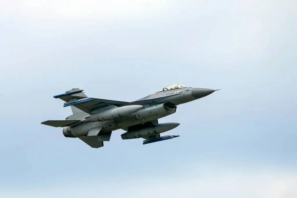 Бельгия озвучила сроки отправки Украине истребителей F-16