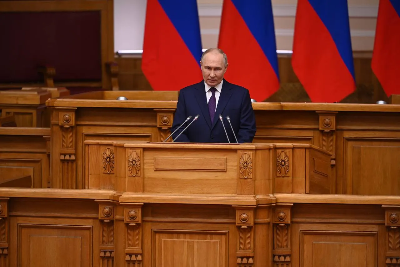 Путин призвал обеспечить стабильность российской общественно-политической системы