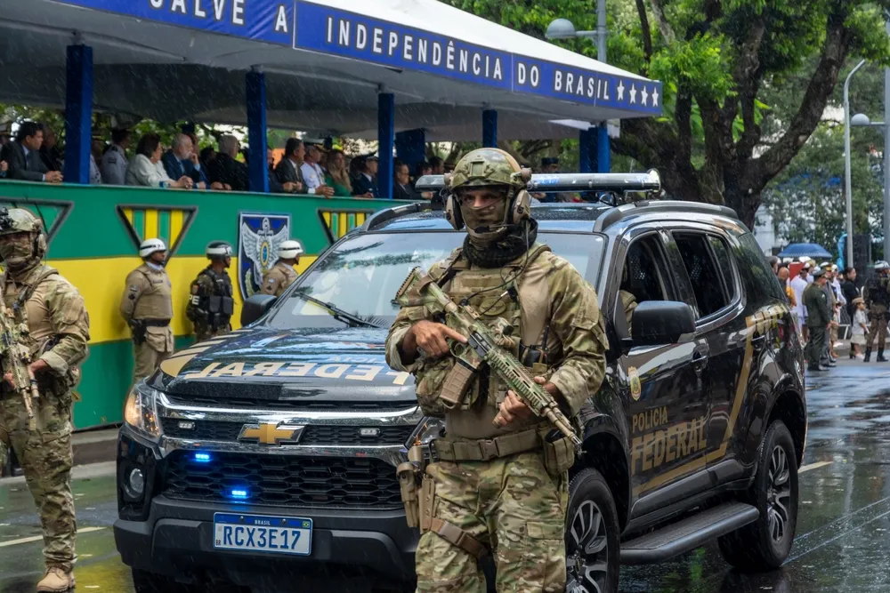 Полиция Бразилии проверяет информацию о бомбе в посольстве России