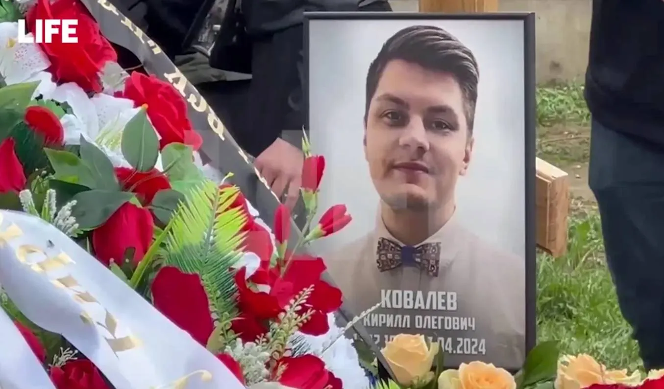 В Москве похоронили 24-летнего байкера, которого зарезали из-за спора о парковке