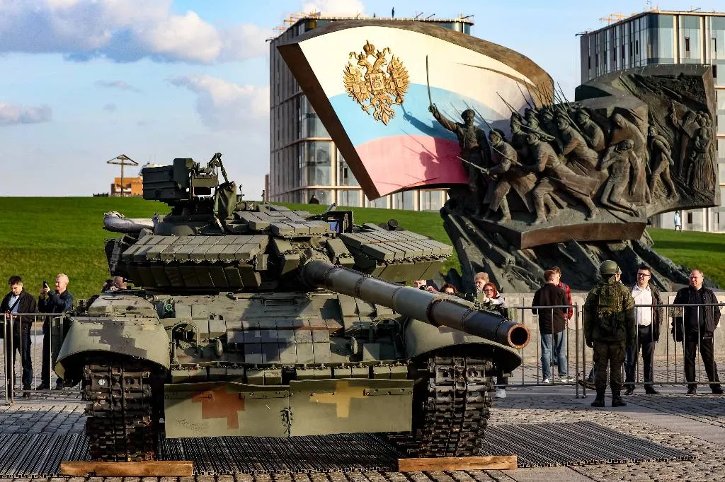 Британцы сочли насмешкой России выставку трофейной техники НАТО в Москве