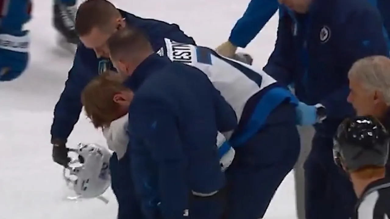Хоккеист Виннипега Наместников госпитализирован после попадания шайбы в голову