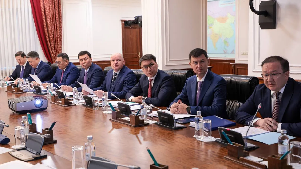 Кабмин Казахстана вернул в казну 90 млн долларов, изъятые у олигархов
