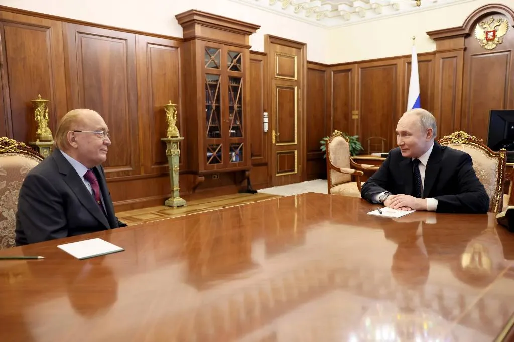 "Гордимся университетом": Путин на встрече с Садовничим пообещал всяческую поддержку МГУ