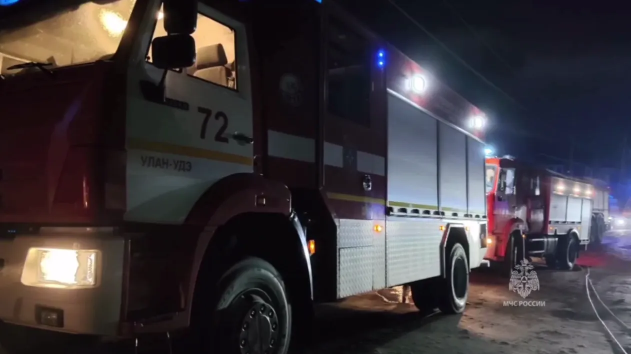 Пожар произошёл на окраине Улан-Удэ, местных жителей эвакуируют