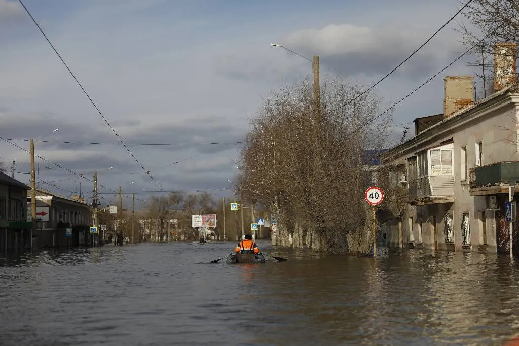 Уровень воды в реке Ишиме в Тюменской области достиг отметки 