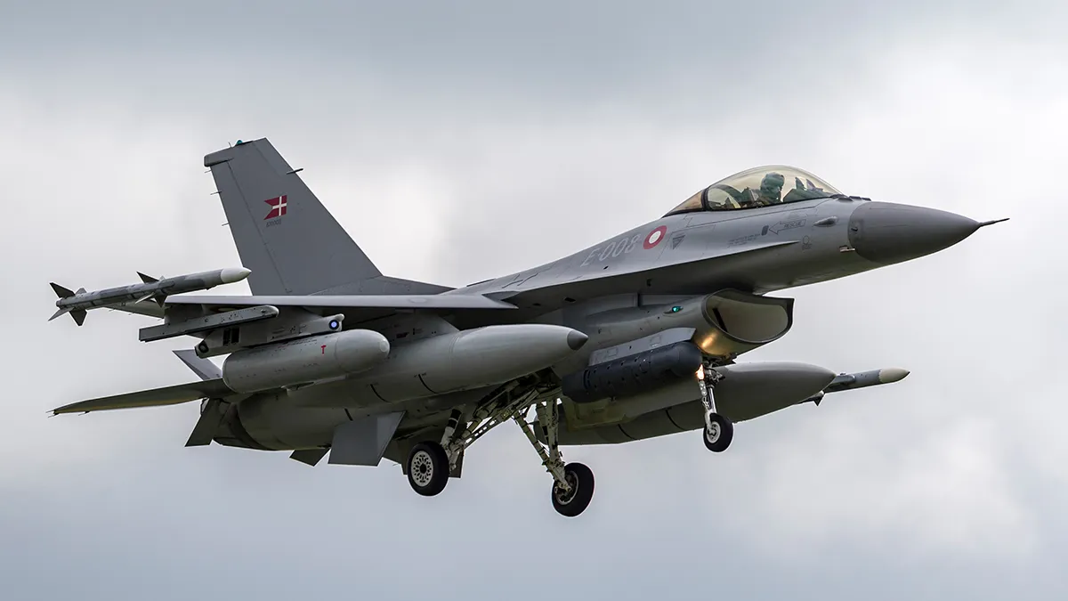 В Киеве согласились принять даже сломанные истребители F-16