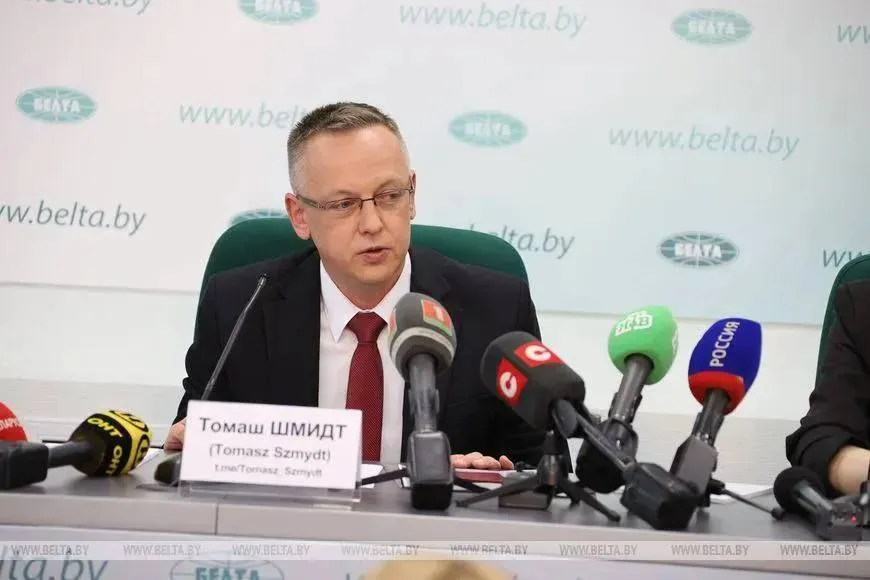 Уехавший в Белоруссию польский судья Шмидт опубликует секретный документ
