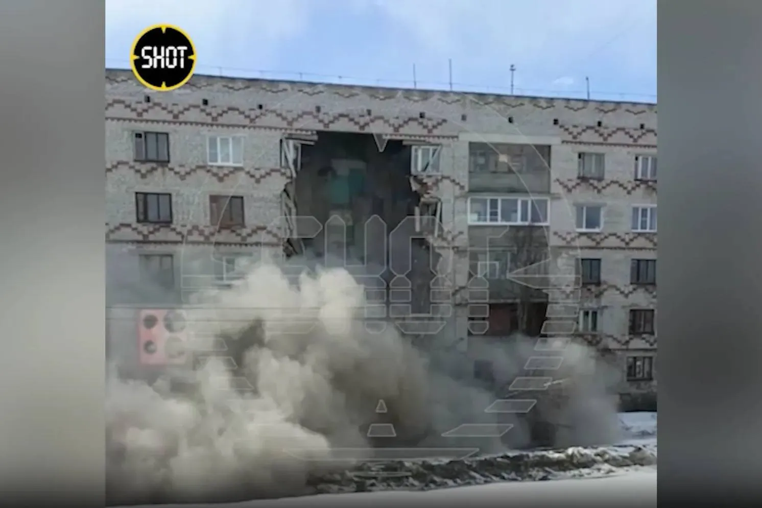 Появилось видео с моментом обрушения четырёх этажей общежития в Печоре