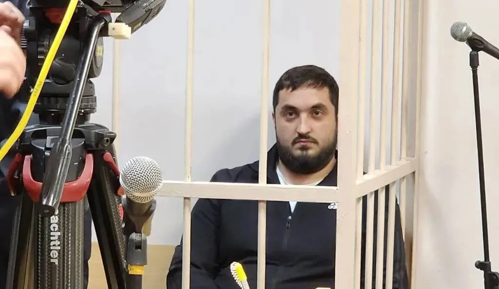 Суд в Петербурге арестовал представителя перевозчика, чей автобус упал в Мойку