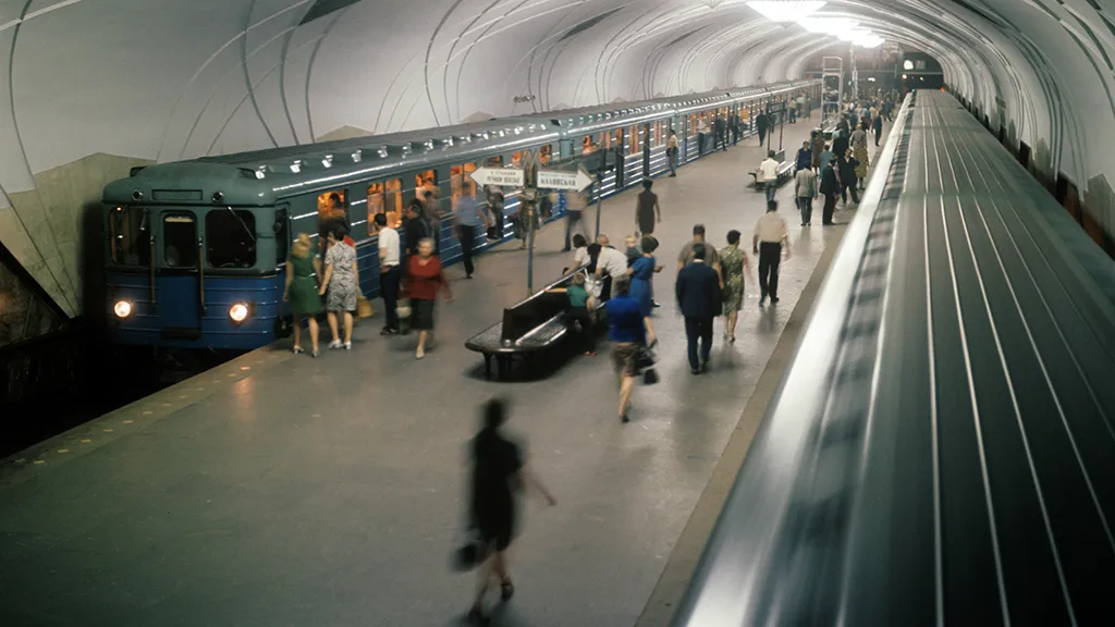 15 мая Московское метро празднует день рождения, и вот 10 фото, как оно выглядело во времена СССР