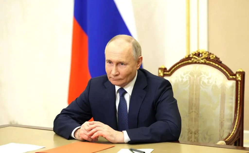 Путин в Китае пригласит Си Цзиньпина на саммит БРИКС в Казань