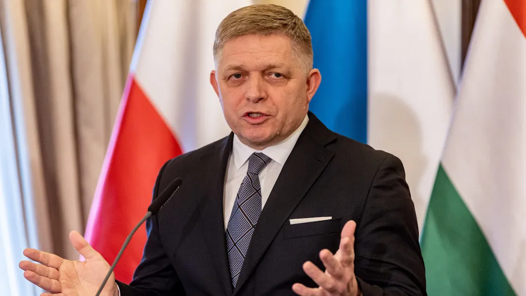 Премьер Словакии Фицо ранен в результате покушения