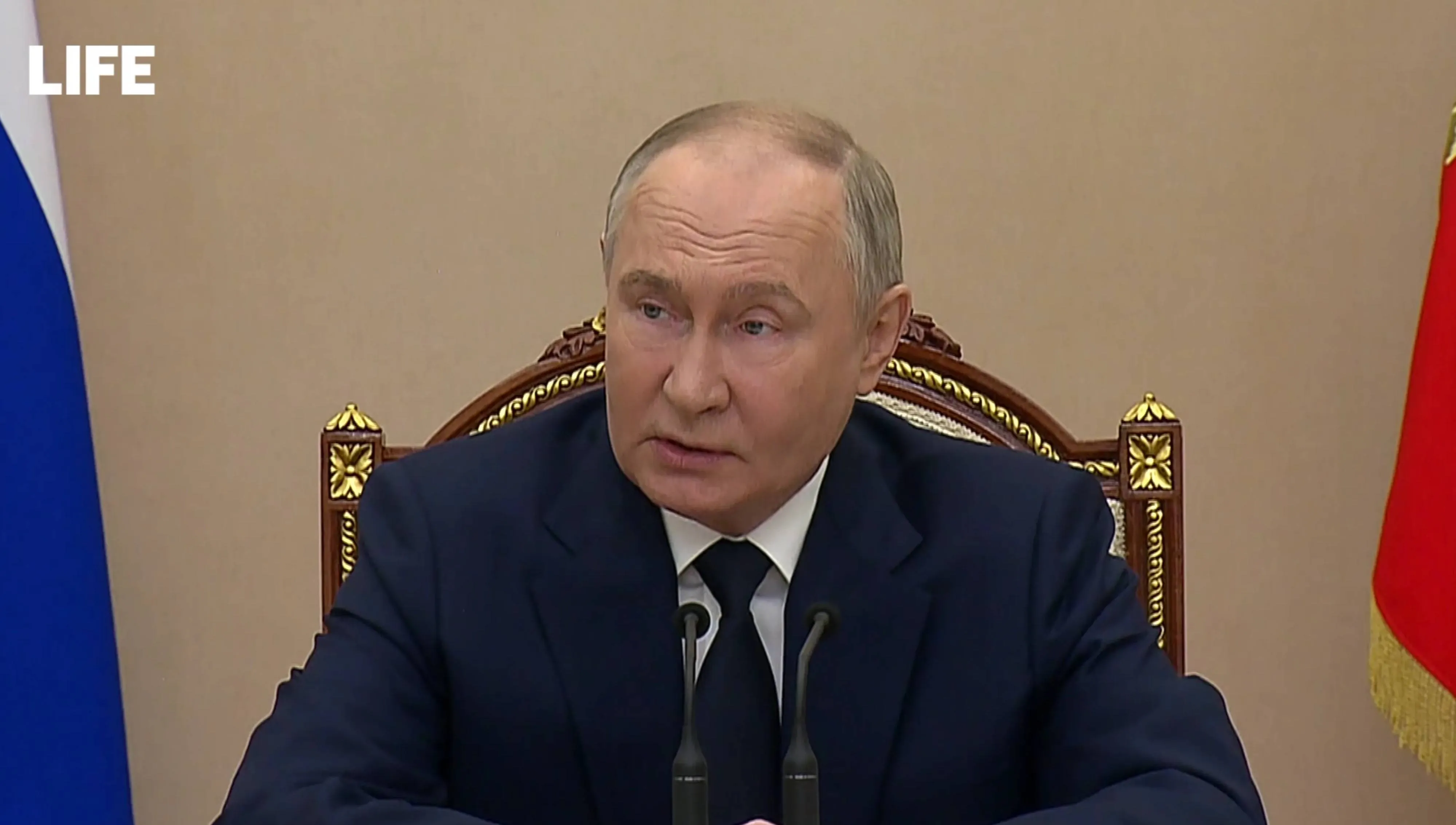 Путин поблагодарил Шойгу за его работу по строительству ВС РФ на посту главы Минобороны