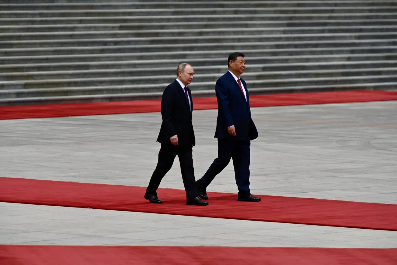 Си Цзиньпин дал оценку отношениям России и Китая, развивающимся без четверти век