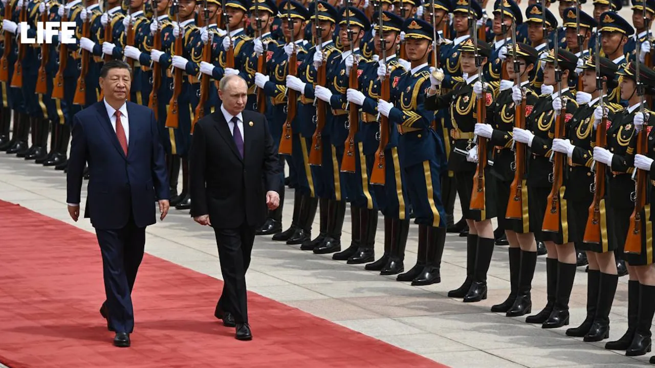 Тепло поприветствовали друг друга: Путин встретился с Си Цзиньпином в Пекине