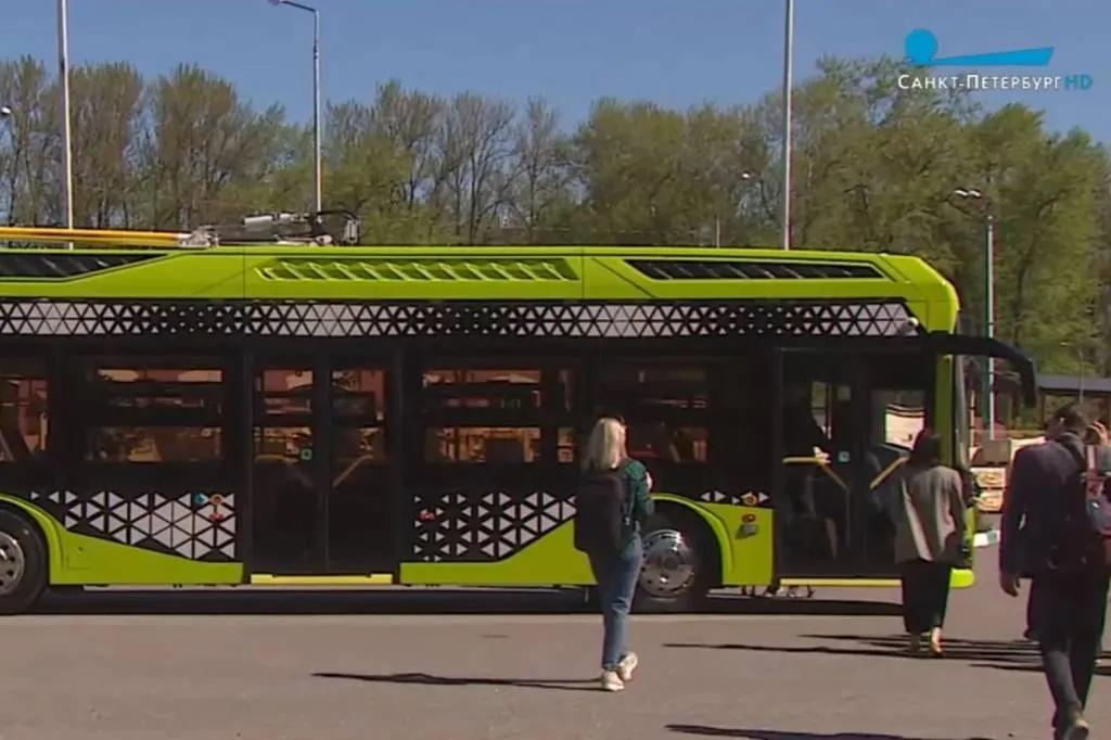 Электробус будущего показали в Санкт-Петербурге