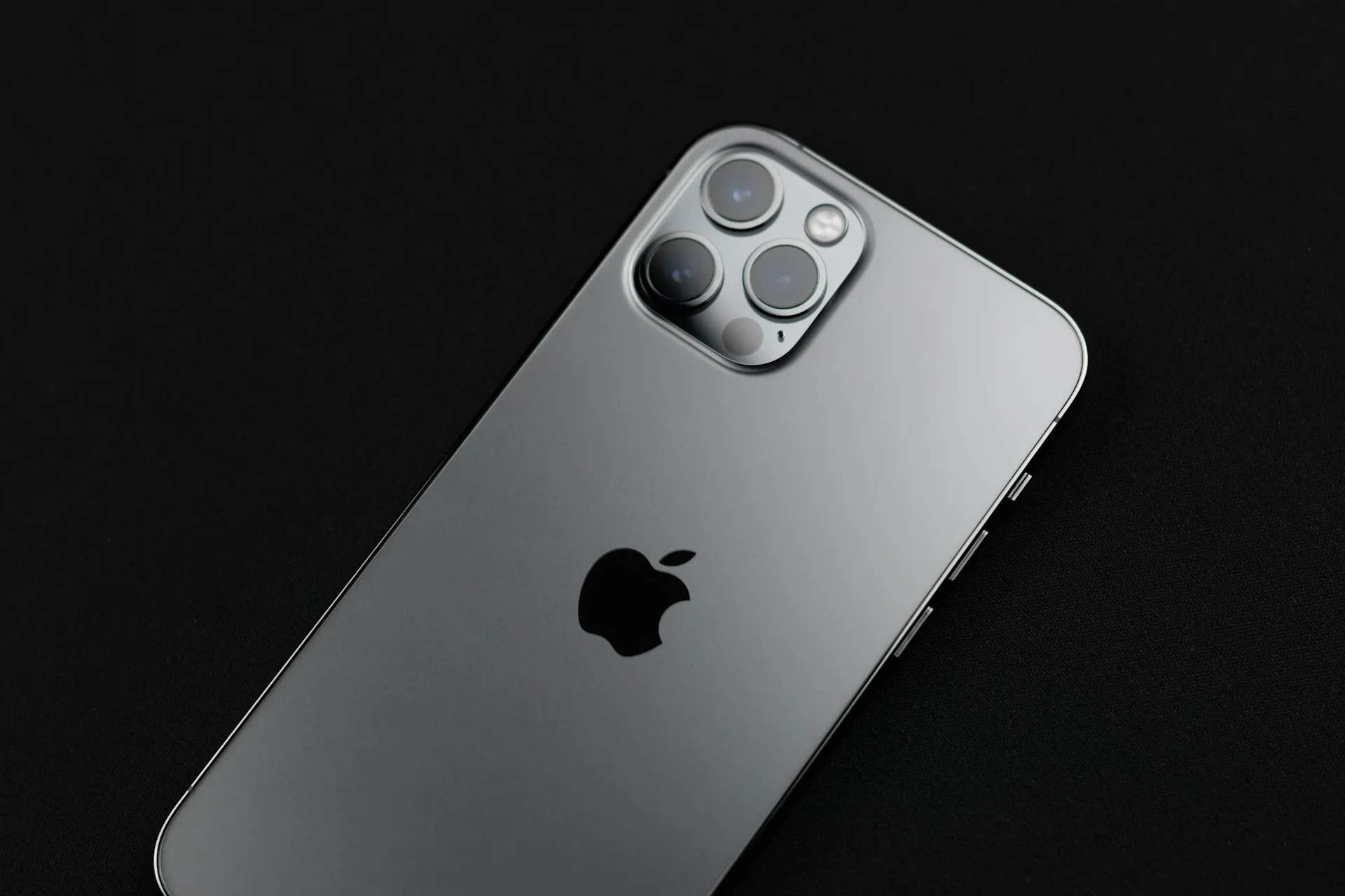 Дизайн сильно изменят: СМИ рассекретили облик самой дорогой версии iPhone