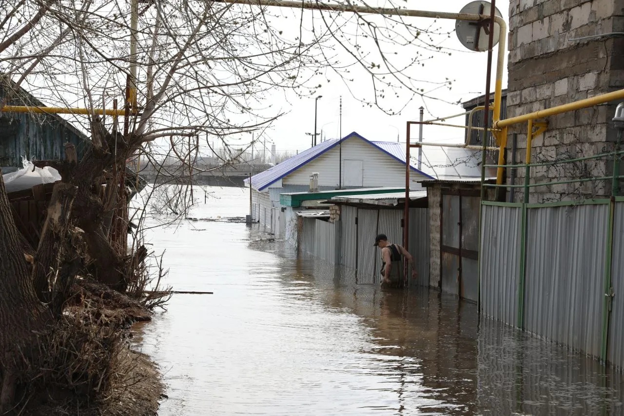 "Лето пройдёт быстро": Путин призвал как можно скорее оценить ущерб от паводков и восстановить дома