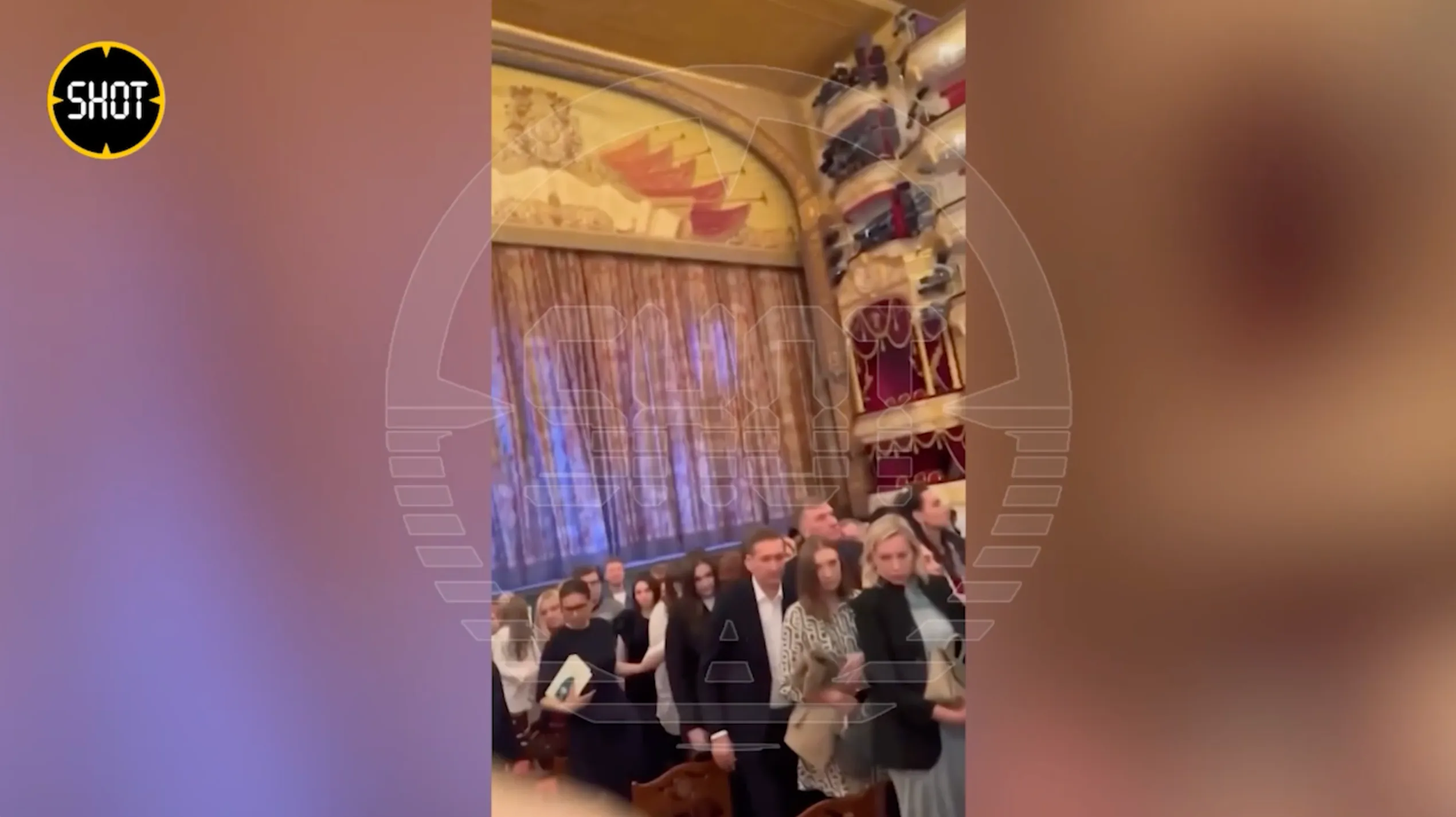 В Москве зрителей Большого театра эвакуировали прямо во время спектакля
