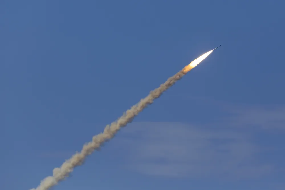 Системы ПВО отражают ракетную атаку на Севастополь