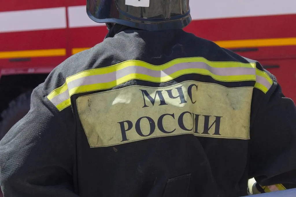 На востоке Москвы загорелось здание управы района