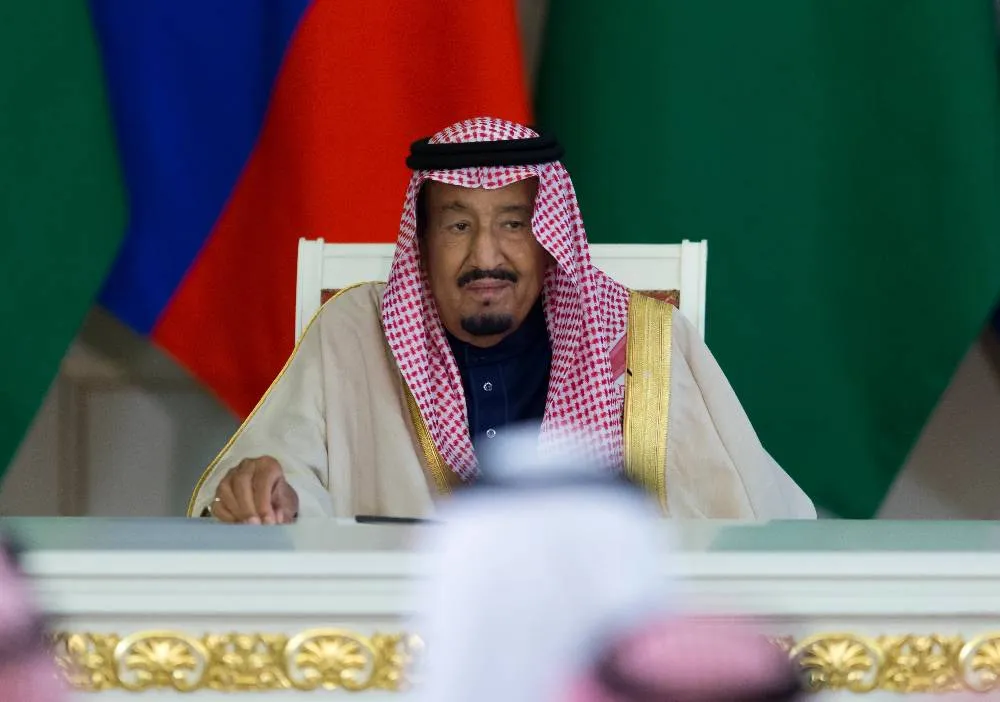 Король Саудовской Аравии попал в больницу с высокой температурой