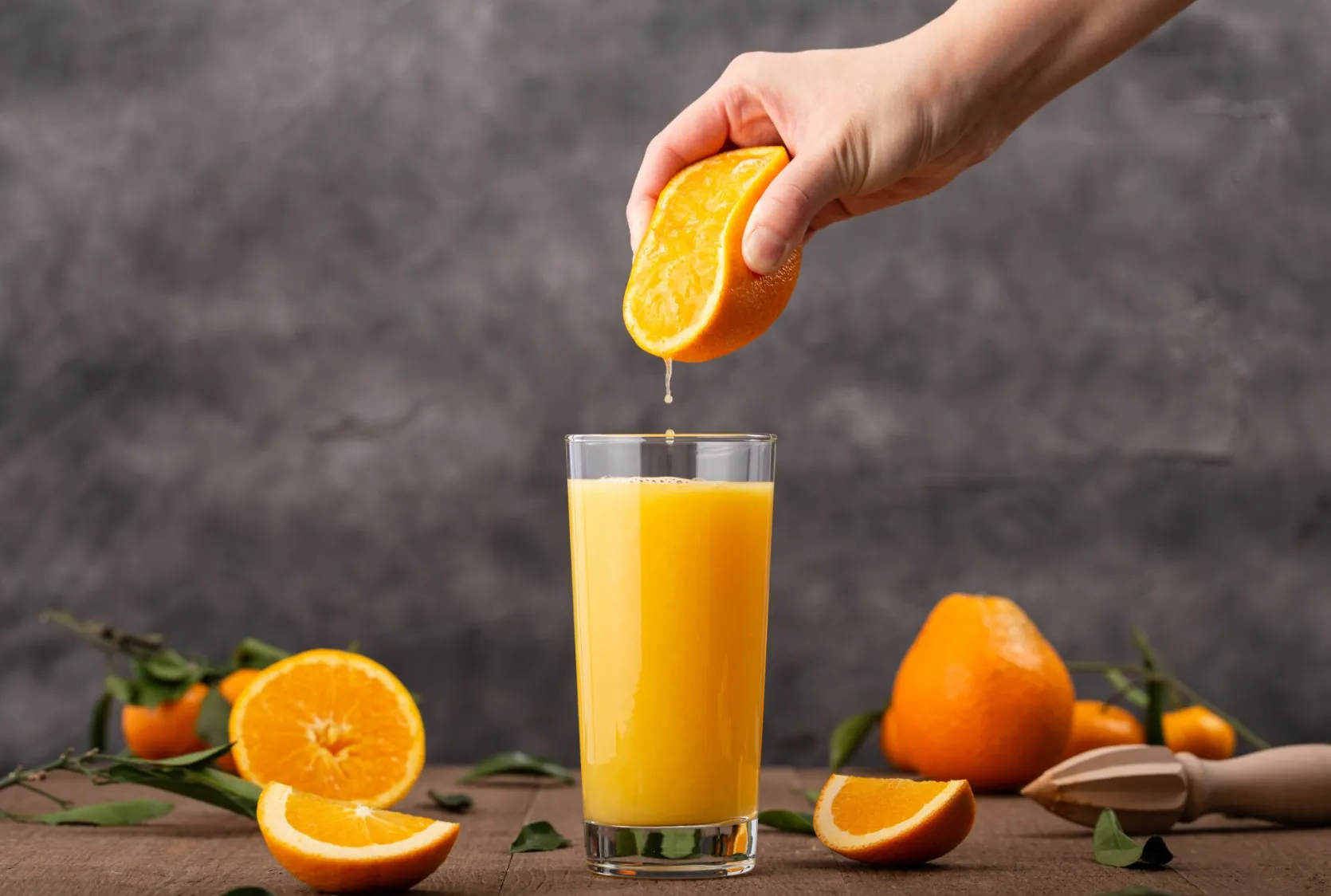 В День апельсинового сока россиянам рассказали, почему пить его на завтрак не стоит