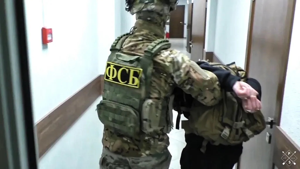 ФСБ перекрыла крупный канал ввоза синтетических наркотиков в Россию