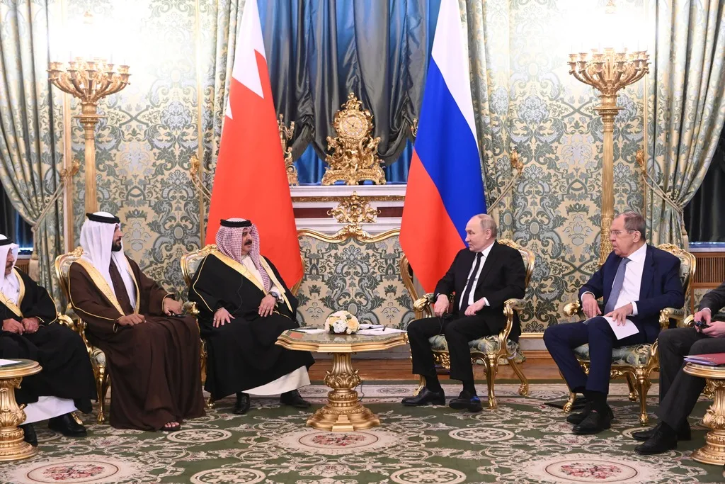 Путин и король Бахрейна удалились на переговоры в Кремле в узком формате