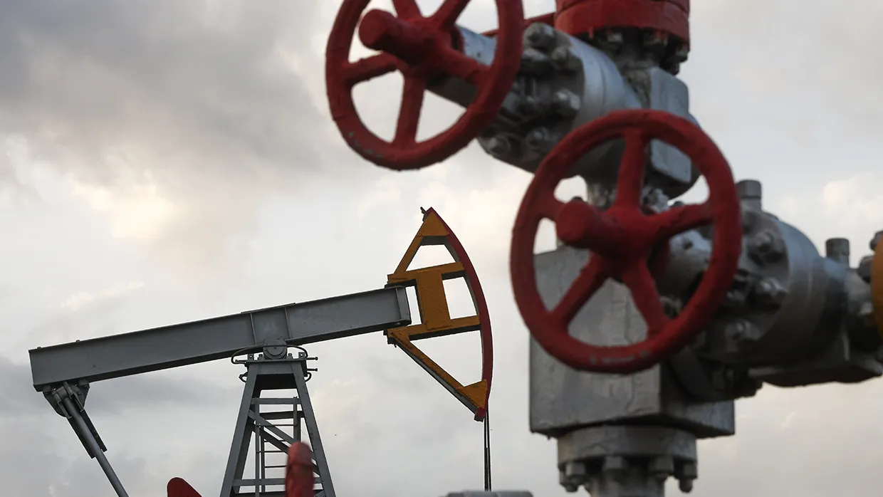Нефть Brent опускалась ниже $81 за баррель впервые с 15 февраля 2024 года