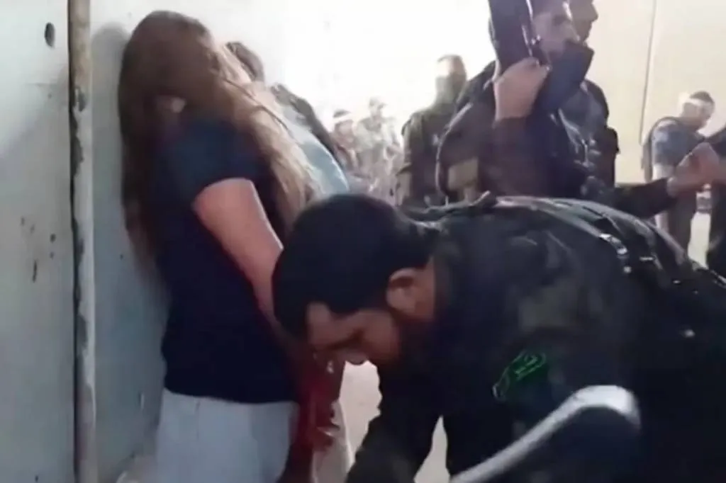 МИД Израиля показал видео с жестоким захватом девушек боевиками ХАМАС 7 октября