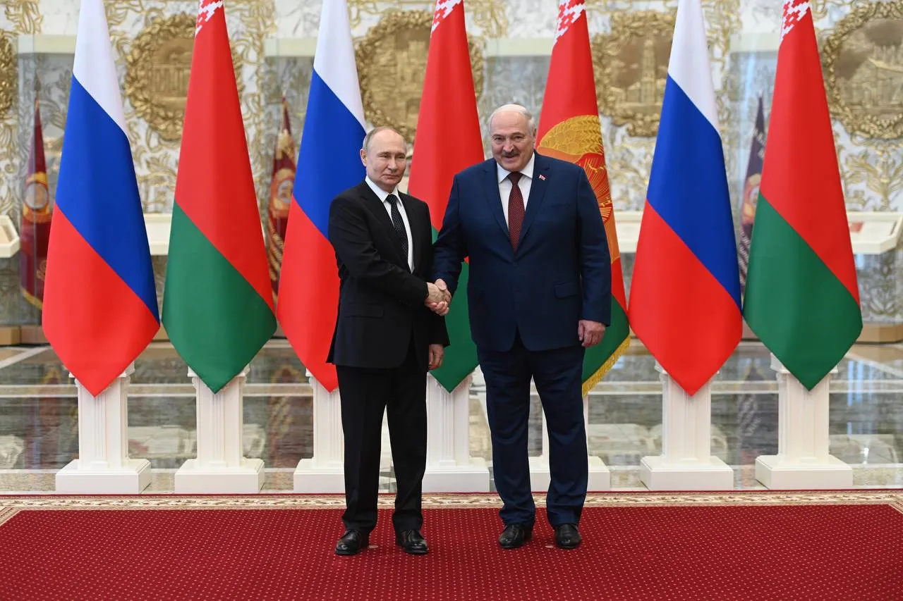 Город красивый, и погода хорошая: Путин начал переговоры с Лукашенко и сделал комплимент Минску