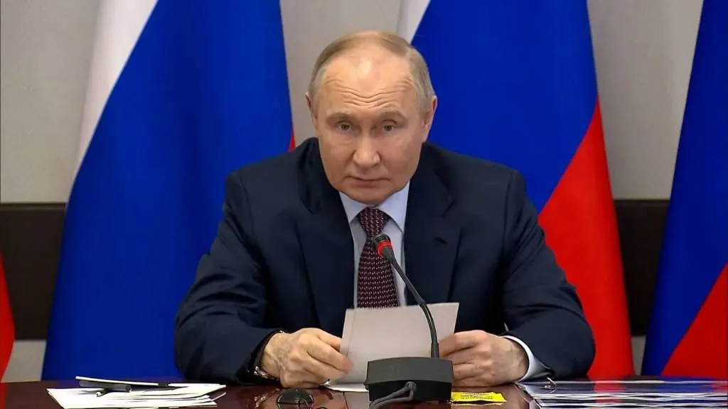 Путин обсудил с главами предприятий ОПК поставки востребованных вооружений