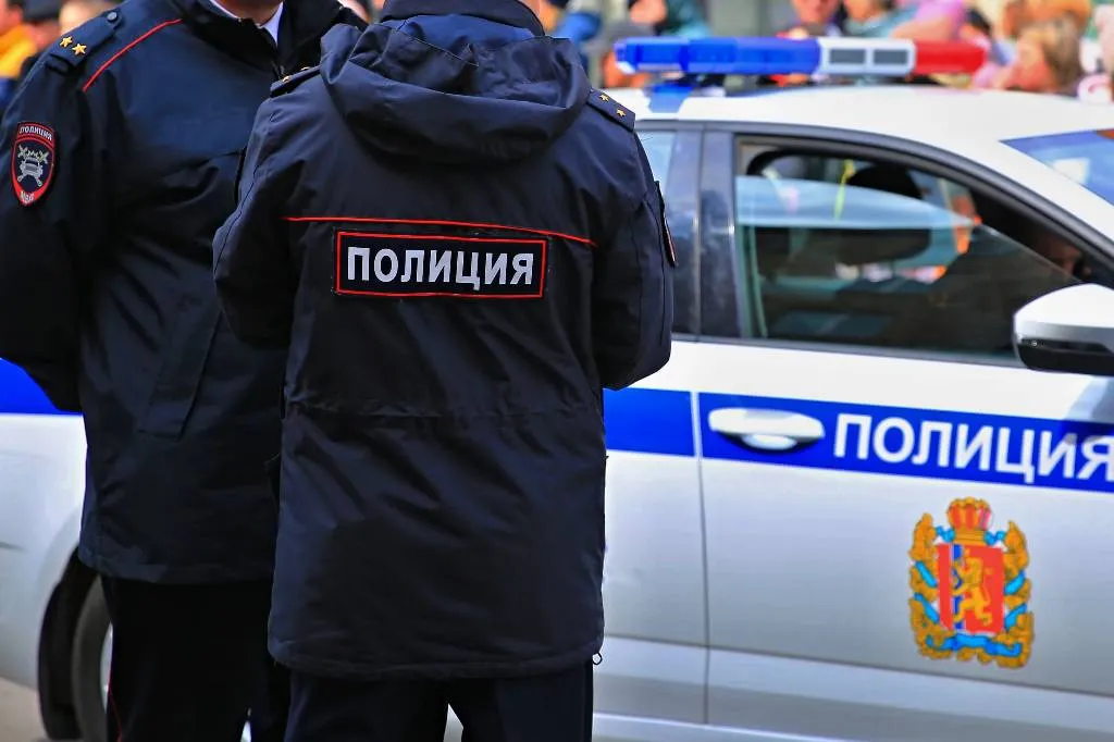 В Петербурге рецидивист выстрелил на улице в полицейского и скрылся