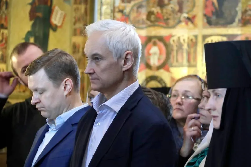 Белоусов принимает участие в литургии в главном храме ВС РФ в Подмосковье