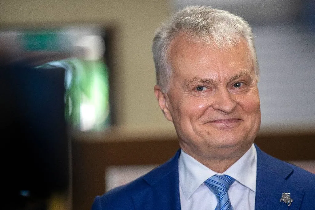 Действующий лидер Литвы Науседа побеждает во втором туре президентских выборов