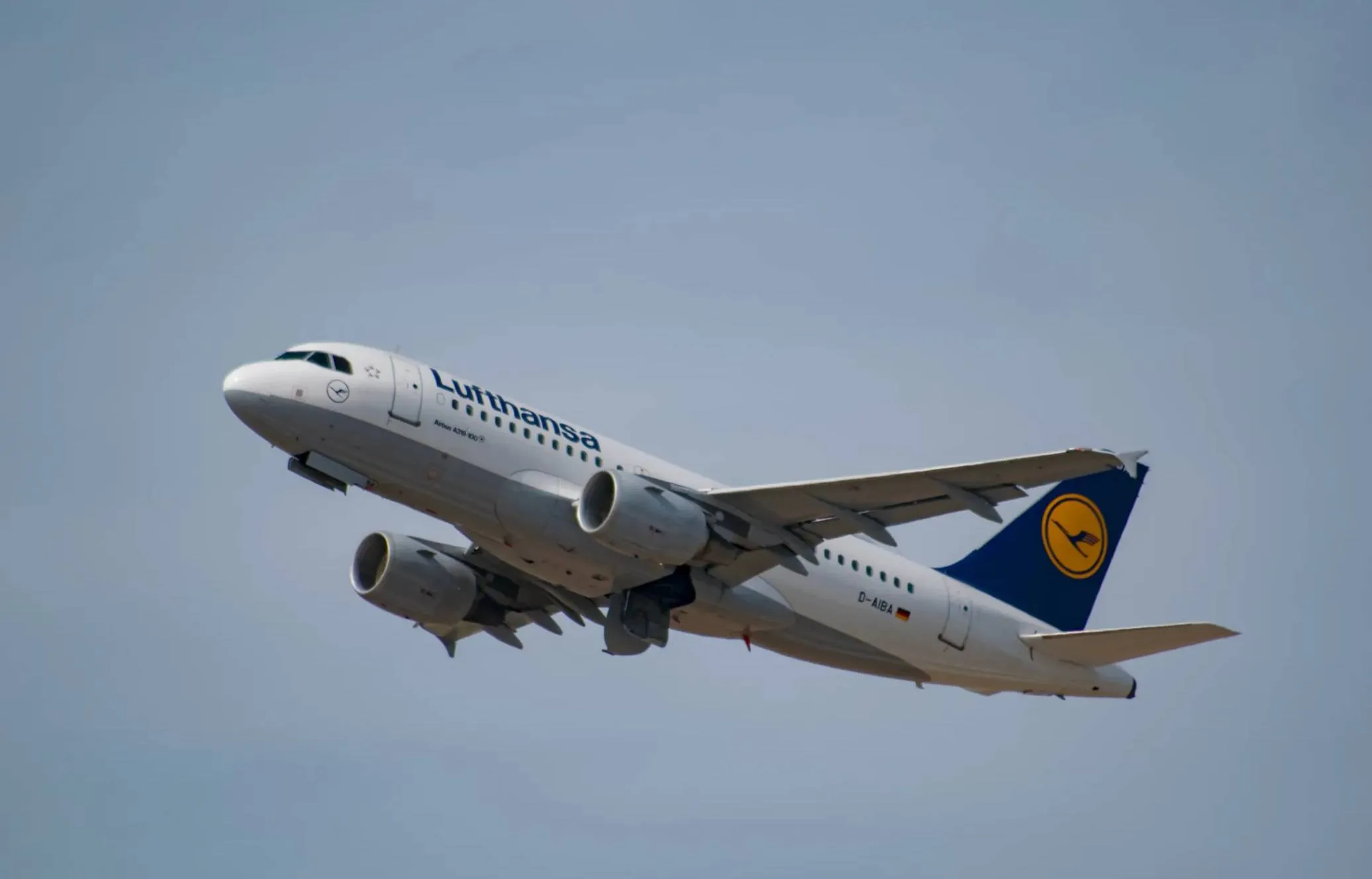 Самолёт Lufthansa совершил экстренную посадку из-за задымления в кабине пилотов