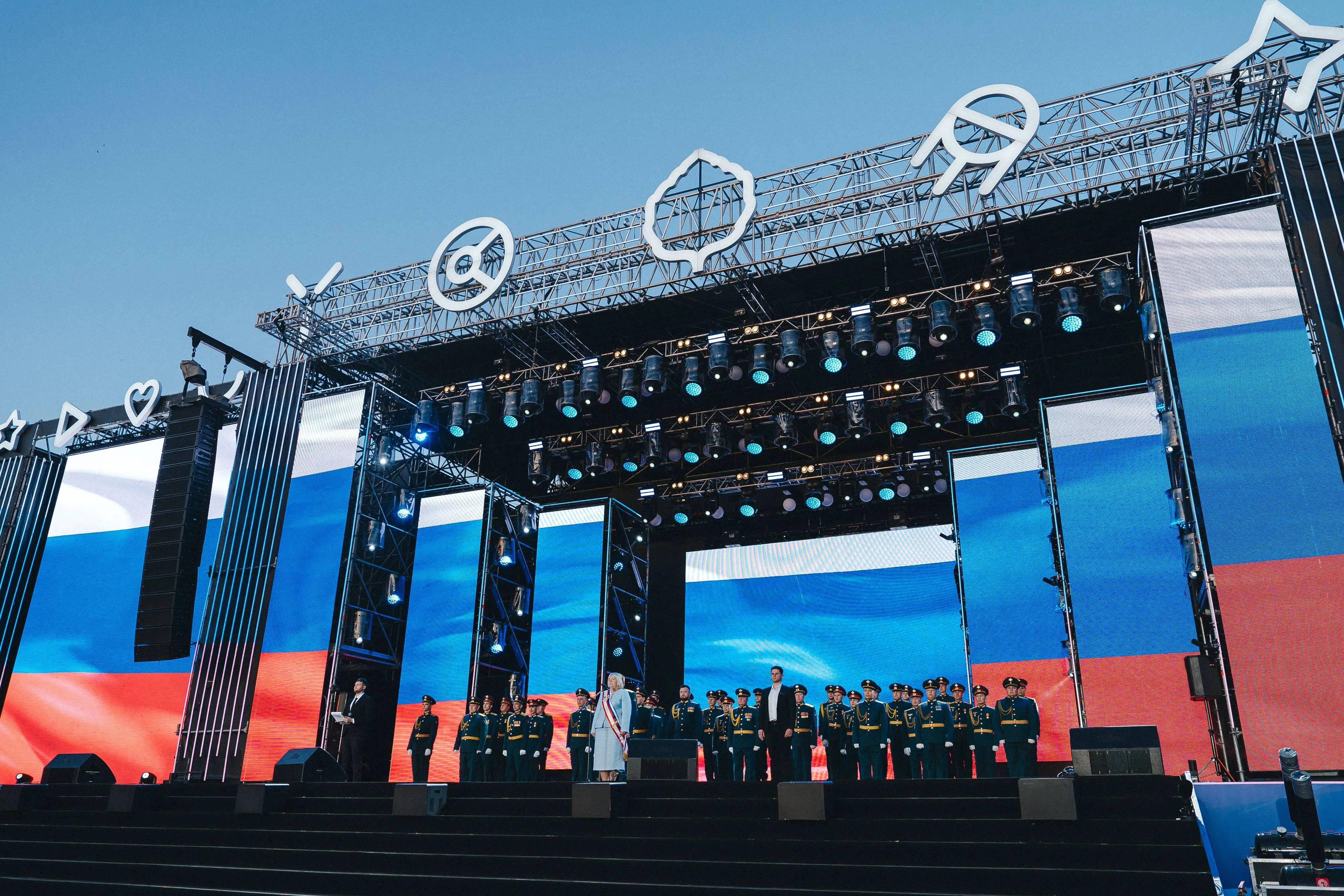 Ближе к звёздам: В Саратове стартовал фестиваль Российская студенческая весна