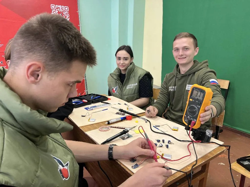 В Воронеже студенты собирают электронную 