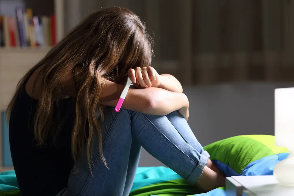 Датским подросткам с 15 лет разрешат делать аборт без согласия родителей