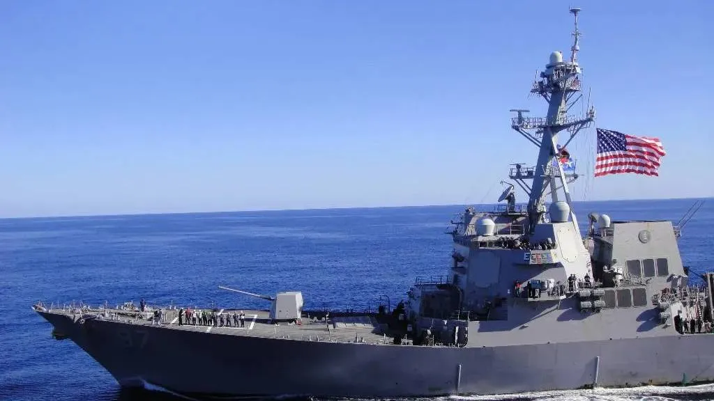 "Точное попадание": Хуситы атаковали атомный авианосец США в Красном море