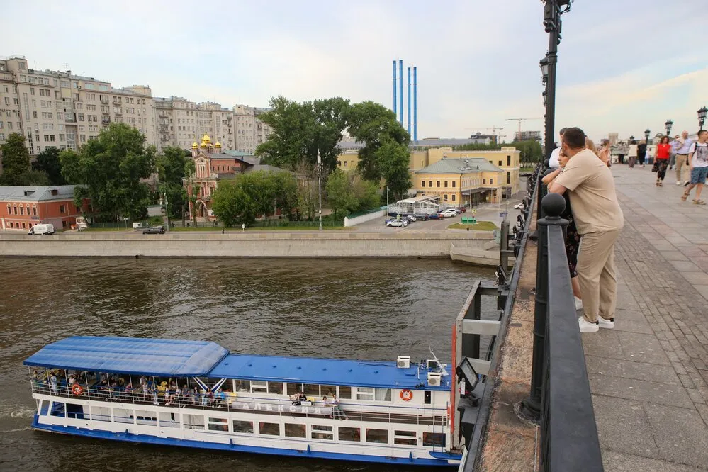 Вода в Москве-реке стала теплее Чёрного моря на курортах в Сочи
