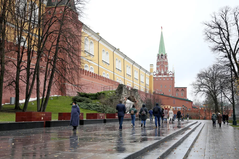 Так холодно не было 25 лет: Синоптик дал прогноз погоды на День Победы в Москве