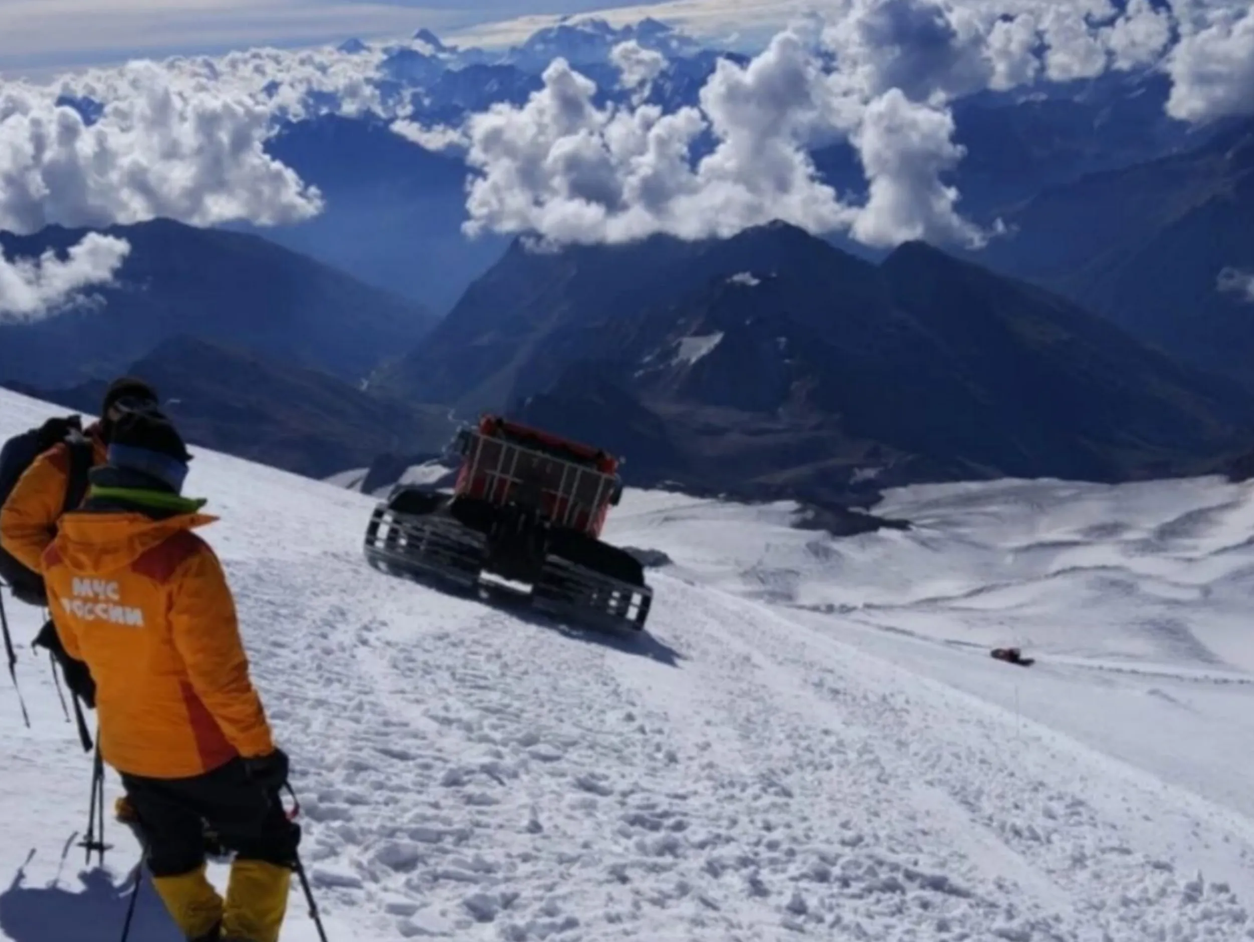 Туристы из Москвы потерялись на горе Эльбрус на высоте 5000 метров