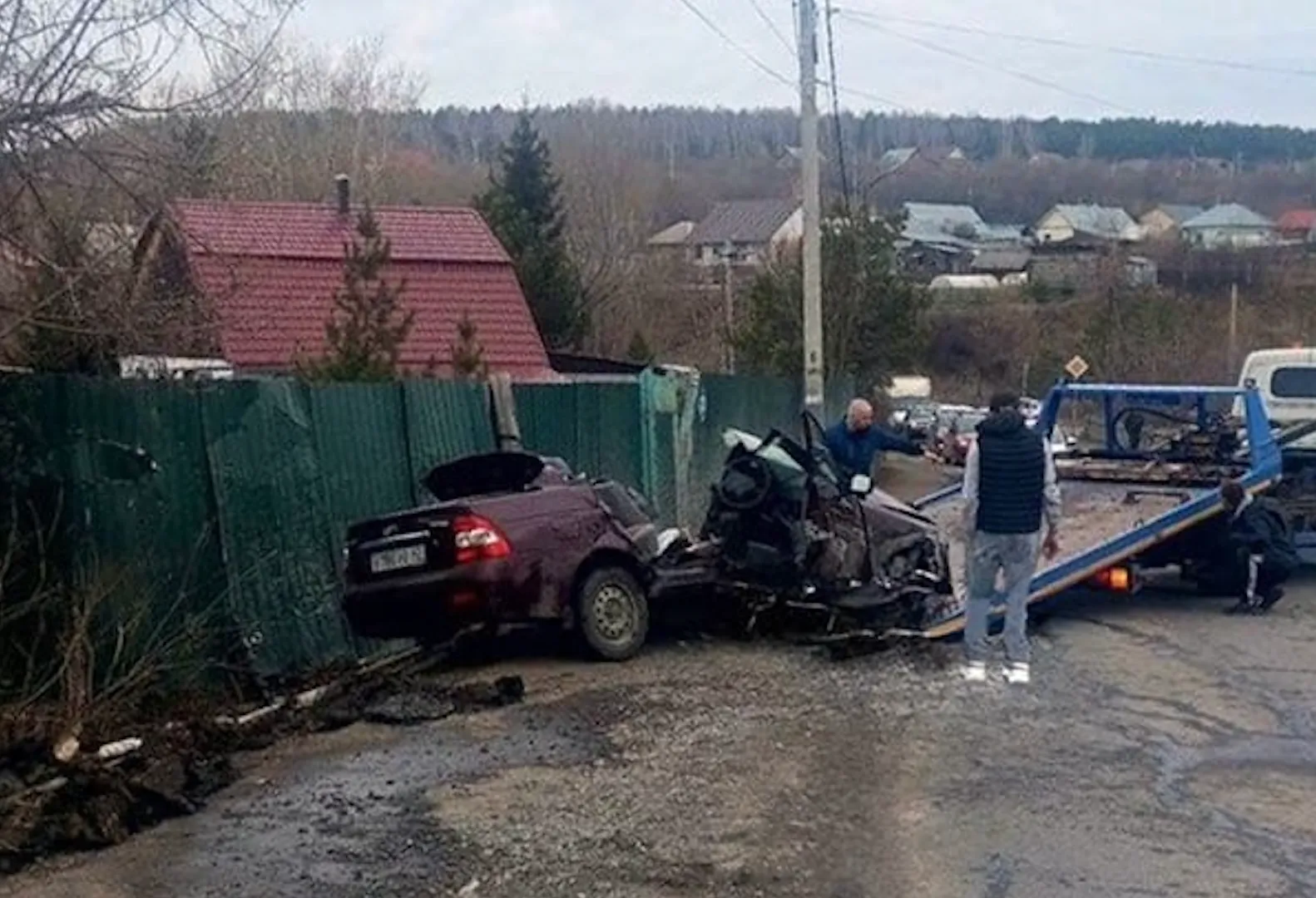 Priora в хлам: 20-летний лихач из Кемерова разбился насмерть и погубил двух друзей