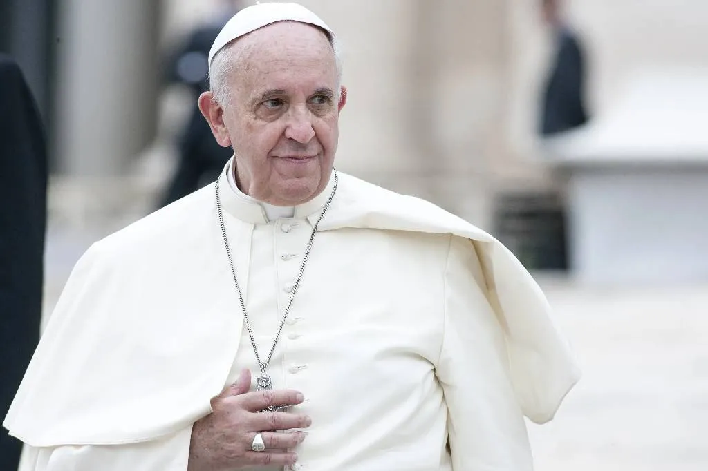 Швейцария пригласила папу римского на мирный саммит по Украине