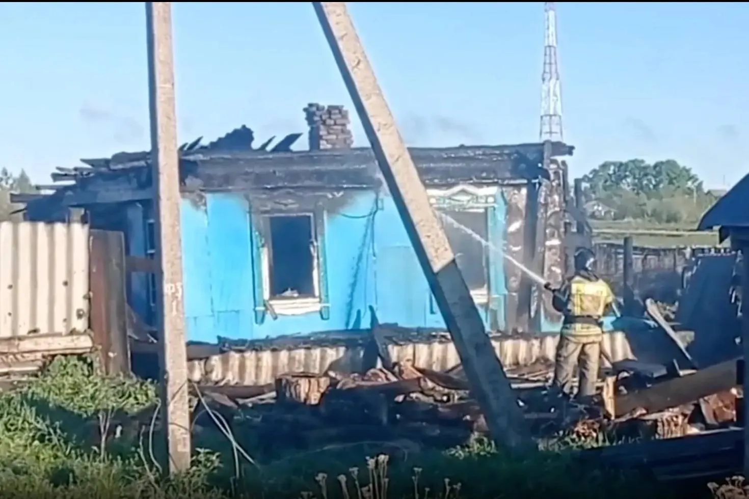 Три тела нашли на пепелище дома в Пензенской области