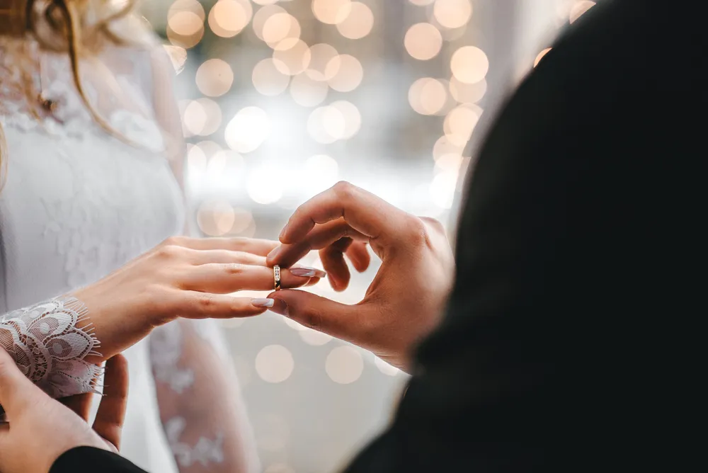 Более 150 пар поженятся на свадебном фестивале выставки 
